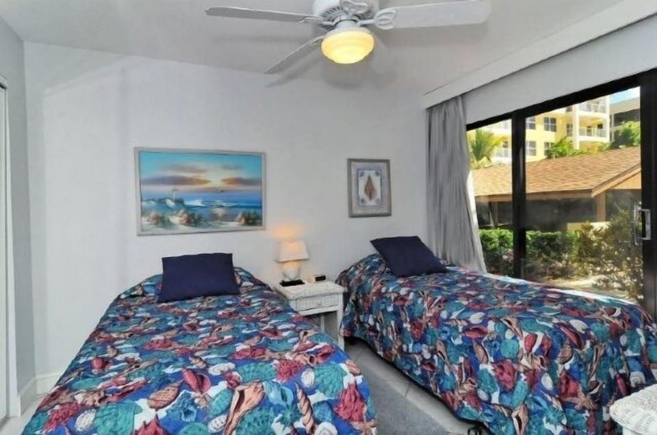 Two twins in guest bedroom 