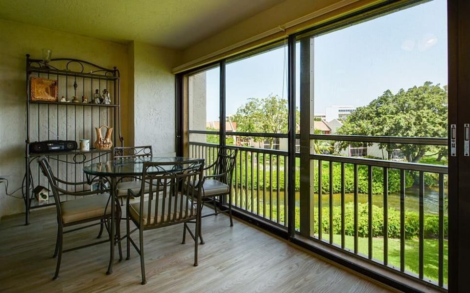 Quality time with loved ones on the lanai
