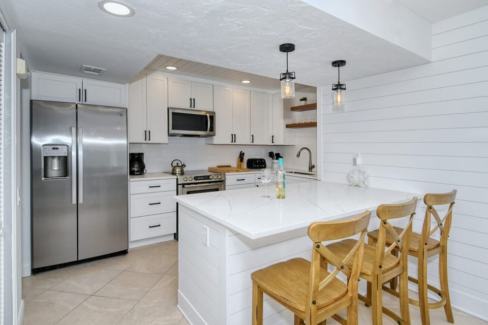 Kitchen and Bar Top Area