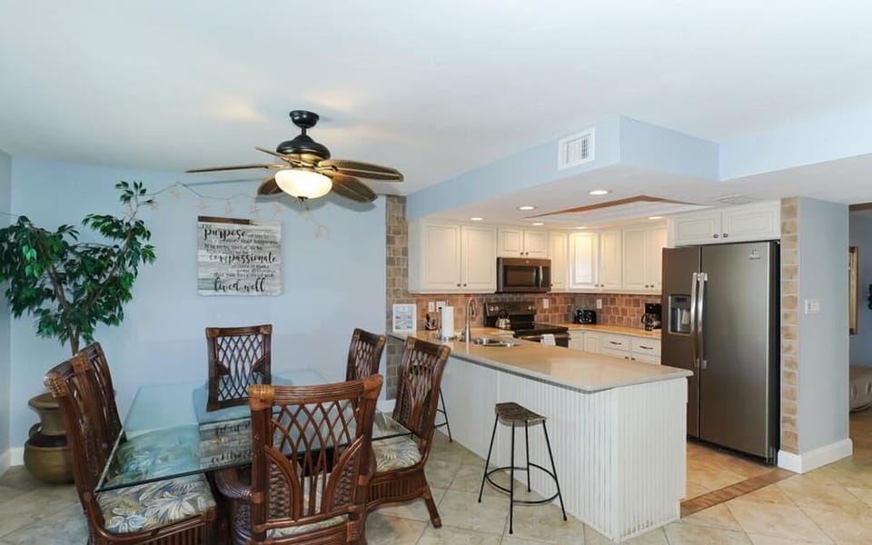 View of dining room/kitchen 