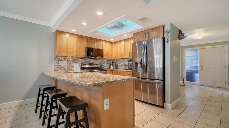 Cook's kitchen, fully appointed