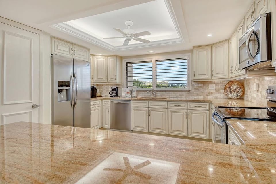 Spacious kitchen to move around easily 