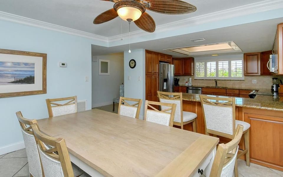 Dining & Kitchen
