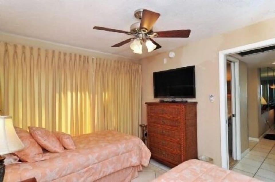 Flat screen tv in guest bedroom 