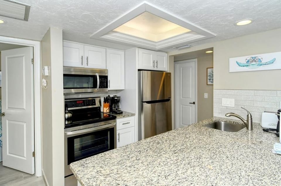 Fully Remodeled Kitchen