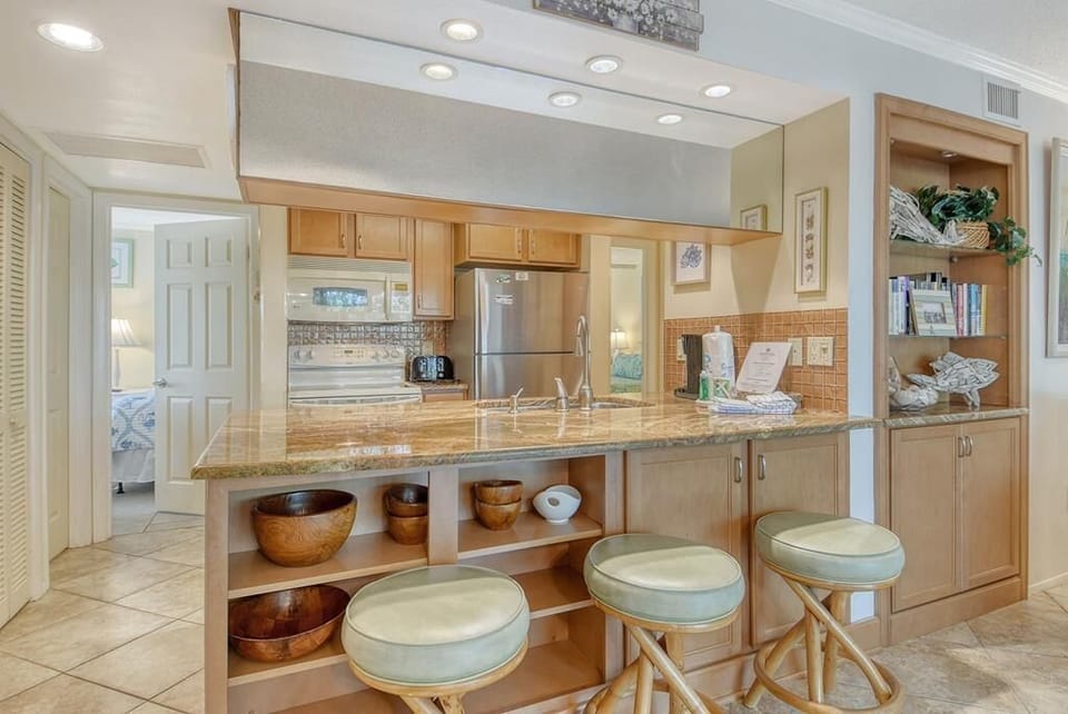 Enjoy the breakfast bar for quick snacks