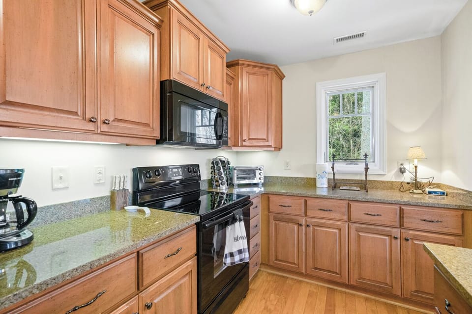 Kitchen--- Granite Countertops