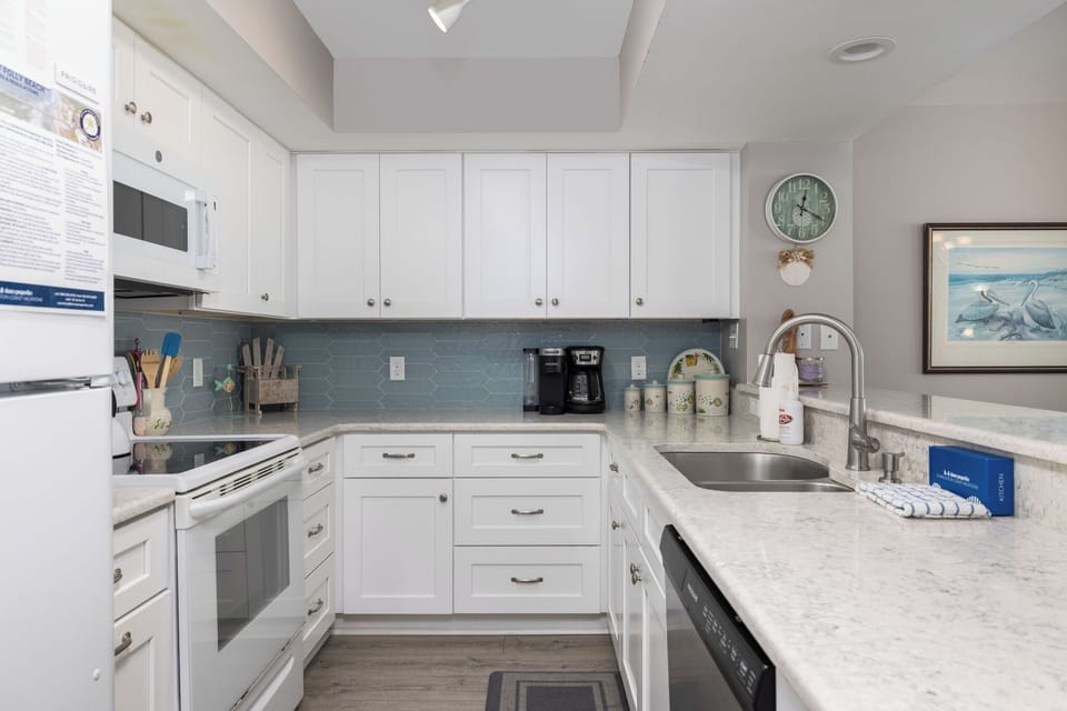 Sandy Pause features a fully equipped kitchen