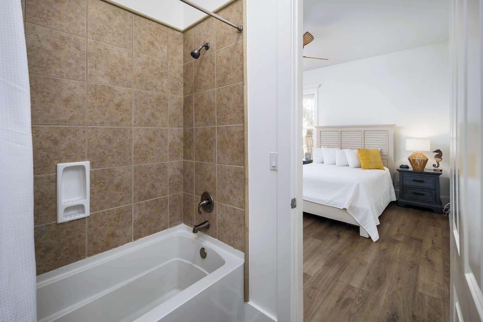 First floor full size bathroom with shower/tub combo
