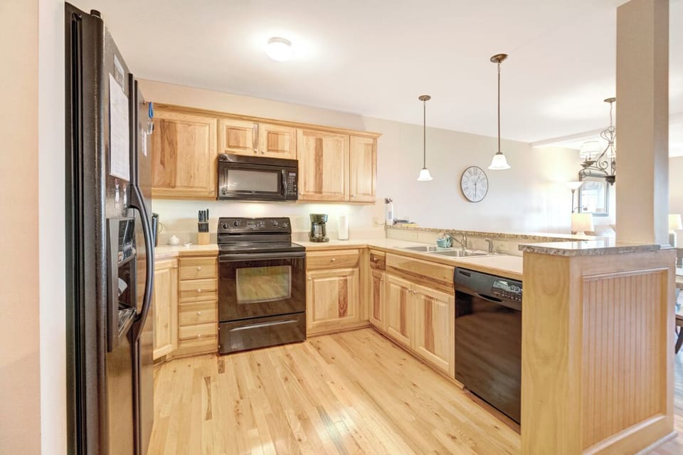 Kitchen--- Granite Counter-tops, Ample Cabinets