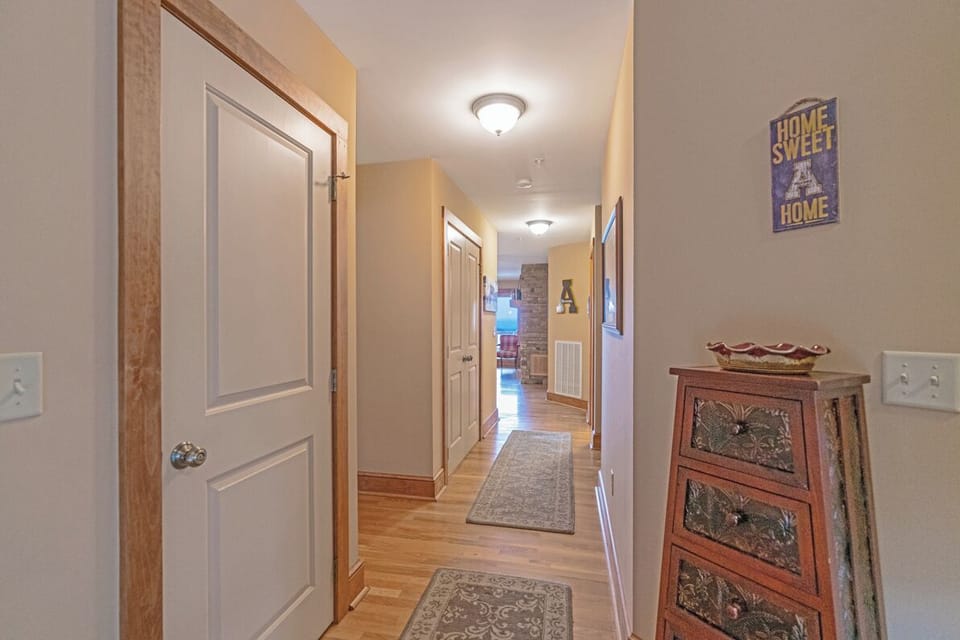 Entry into the Condo/Hallway
