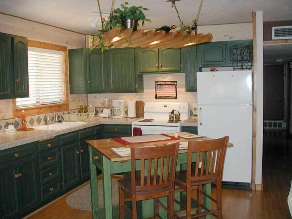 Fully equipped kitchen for those times you just feel like eating in. 