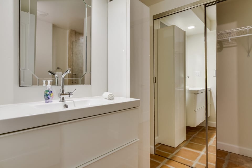 Bungalow Bath