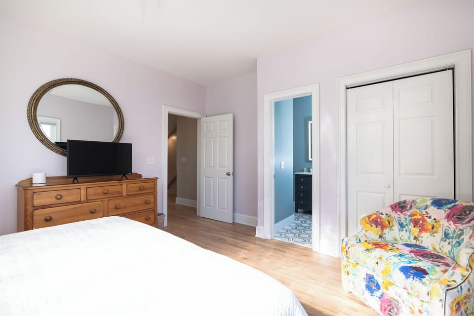 Second Floor King Bedroom