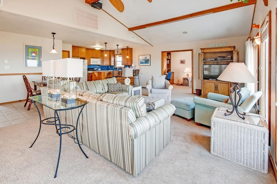 Surf-or-Sound-Realty-Vantage-Point-8-Great-Room-5
