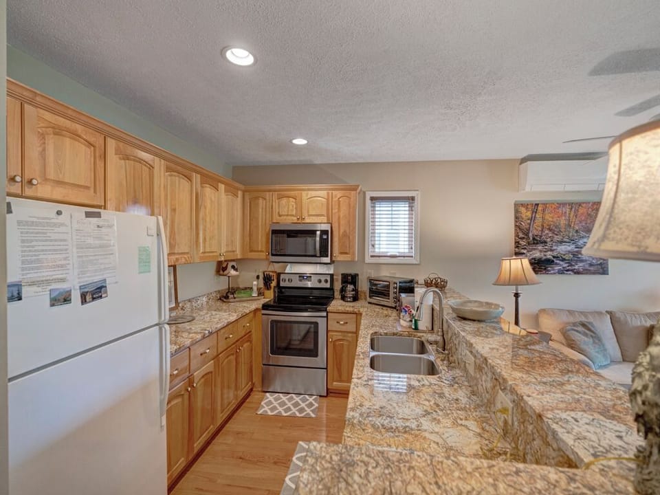Kitchen--- Granite Counter-tops, Fully Equipped