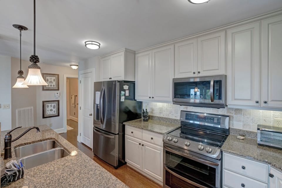 Kitchen--- Granite Counter-tops, Stainless Steel