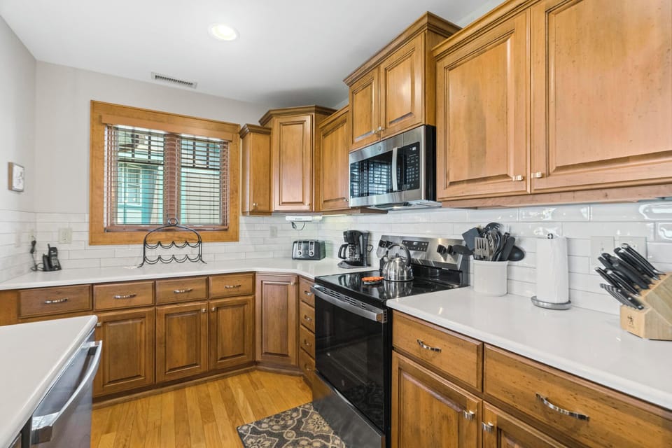 Kitchen---Granite Countertops, Stainless Steel