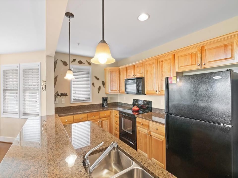 Kitchen--- Granite Counter-tops