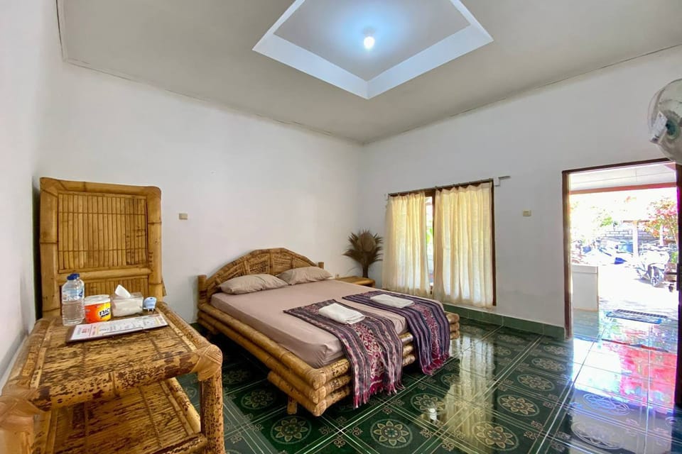 Standard Double Room with Fan | Desk, bed sheets