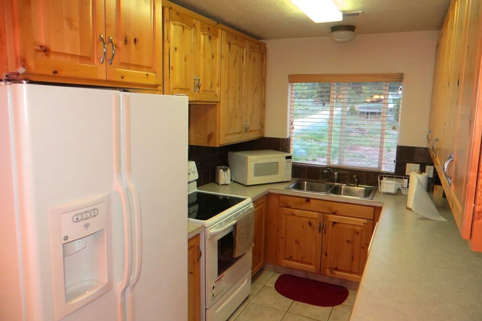 The Roost - Kitchen