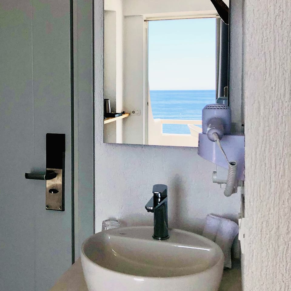 Deluxe Double Room, Balcony, Sea View | Premium bedding, blackout drapes, cribs (surcharge), WiFi (free)