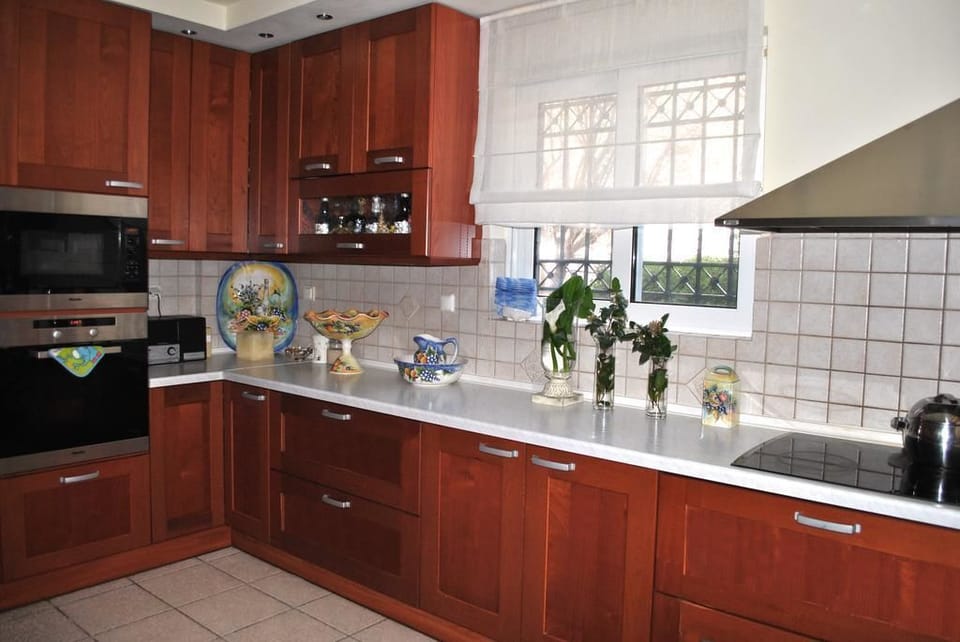 Villa, 3 Bedrooms, Bay View | Private kitchen | Full-size fridge, microwave, oven, stovetop