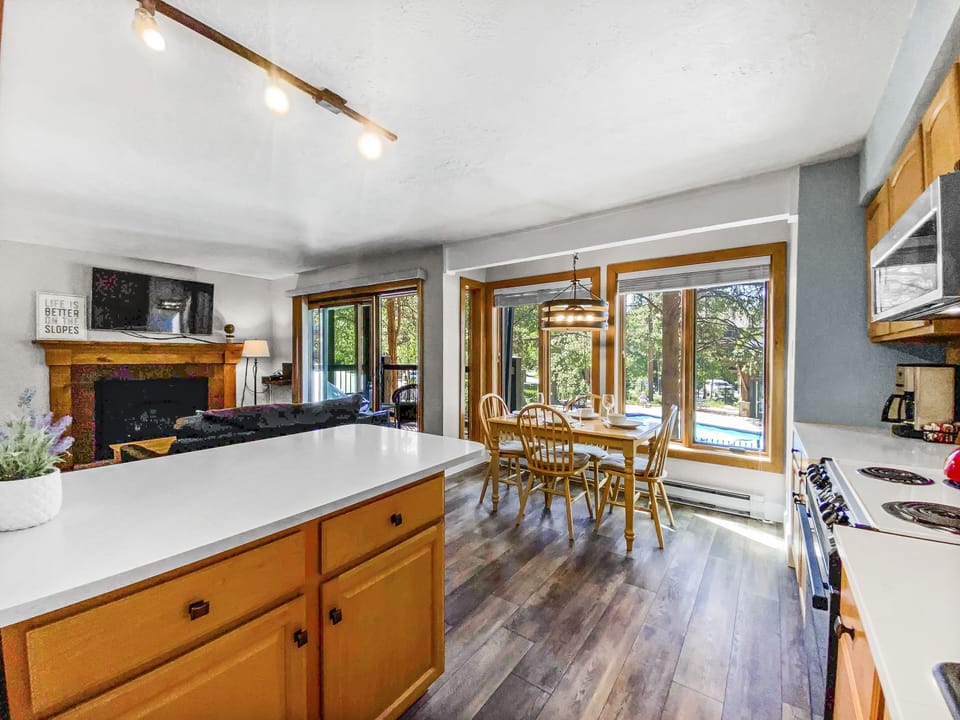 Condo, 1 Bedroom | Private kitchen | Fridge, microwave, oven, dishwasher
