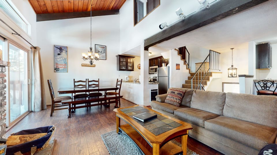 Condo, 2 Bedrooms | Living area | Smart TV