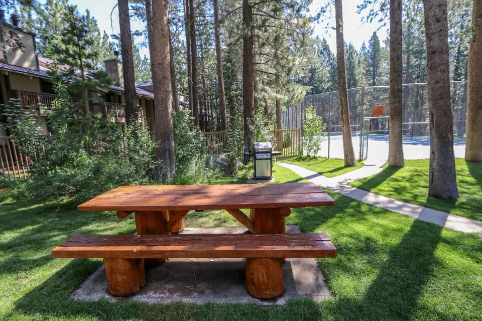 Condo, 1 Bedroom | Property grounds