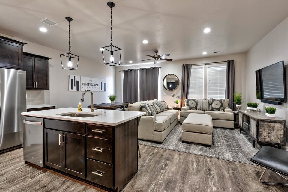 House, Multiple Beds (The Penthouse at The Ledges) | Living area | Flat-screen TV