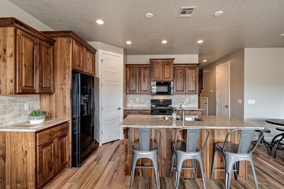 House, Multiple Beds (Desert Escape) | Private kitchen | Fridge, microwave, oven, electric kettle