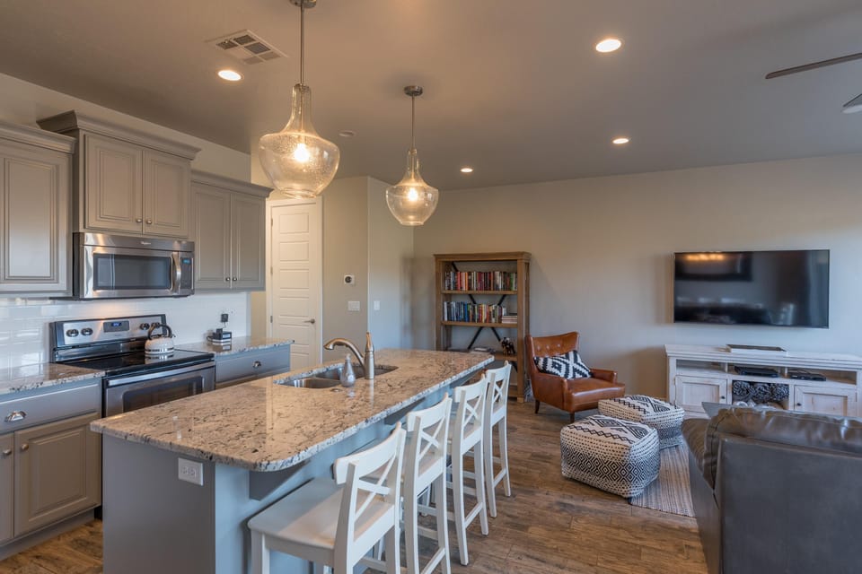 House, Multiple Beds (On The 18th Green) | Private kitchen
