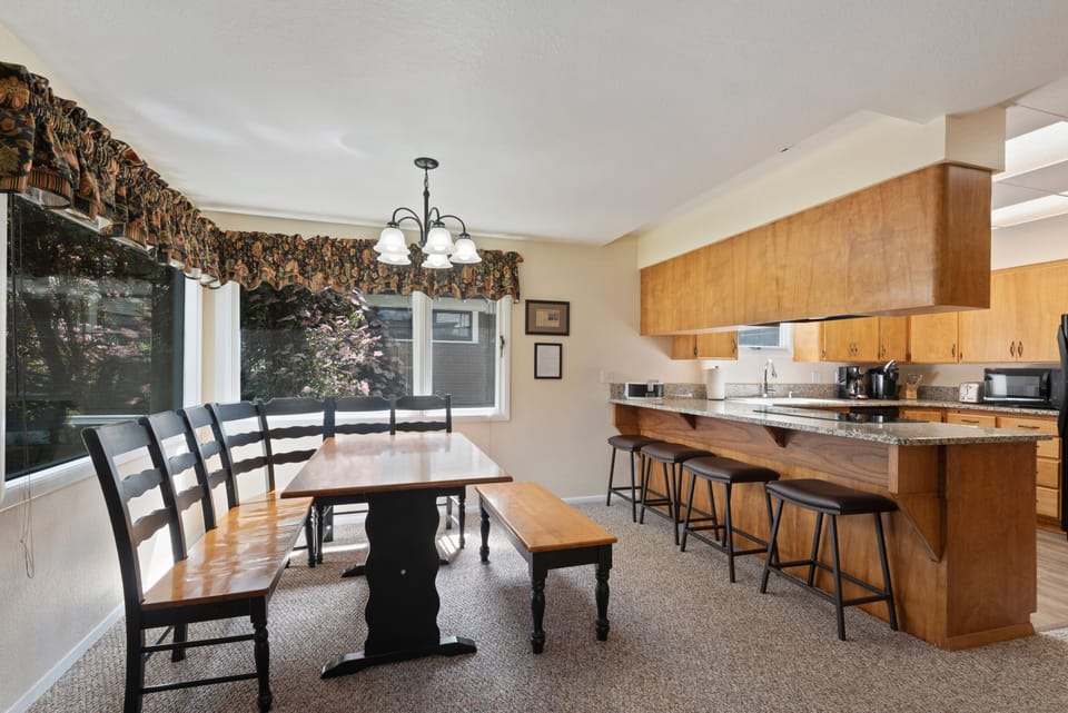 Kitchen Dinette
