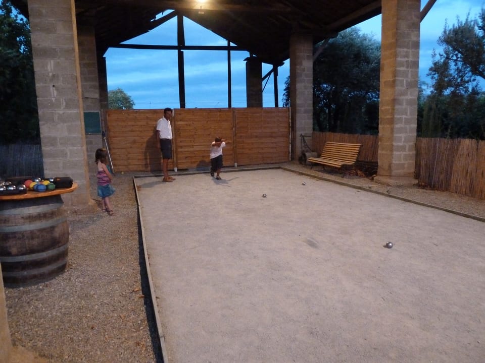 Place du Barthe petanque court