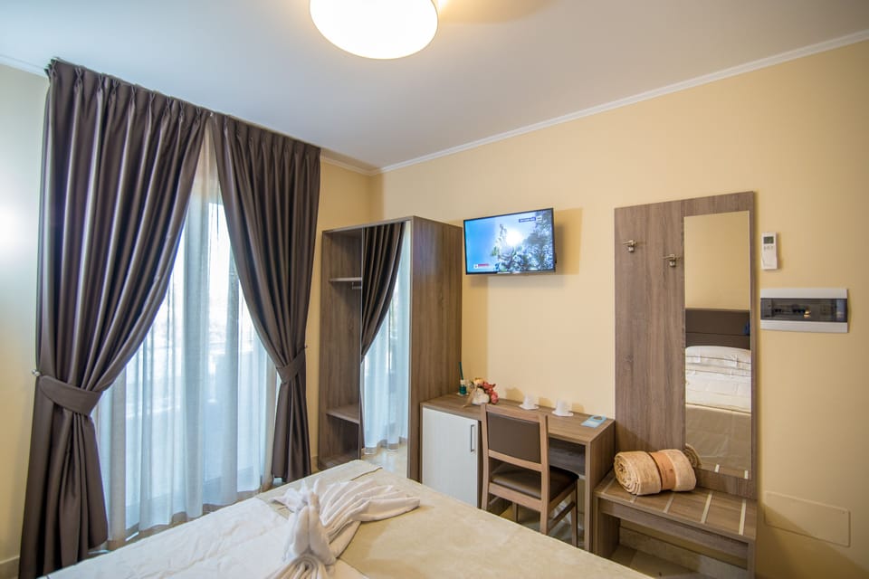Comfort Double or Twin Room | Premium bedding, in-room safe, desk, laptop workspace