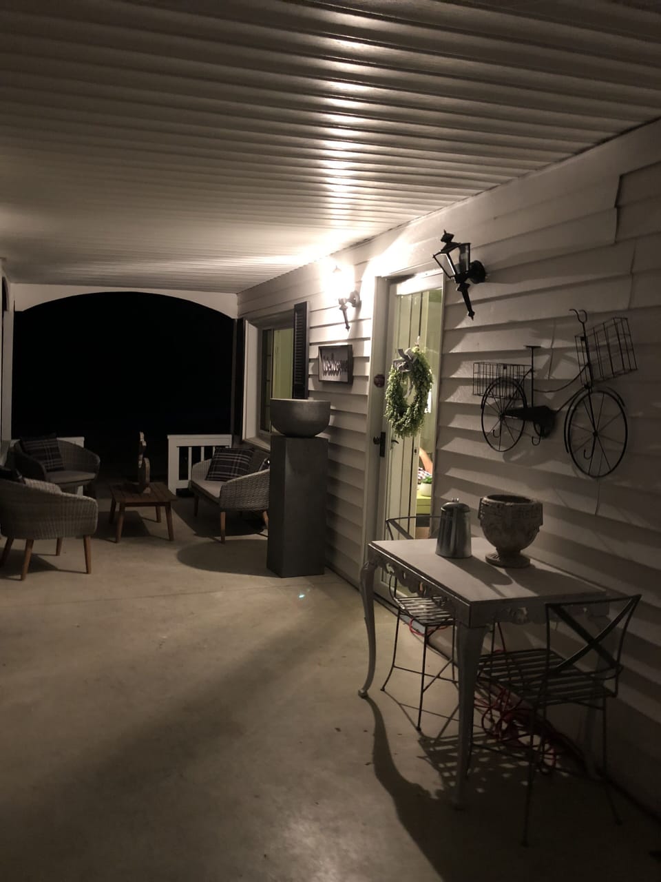 Outdoor dining