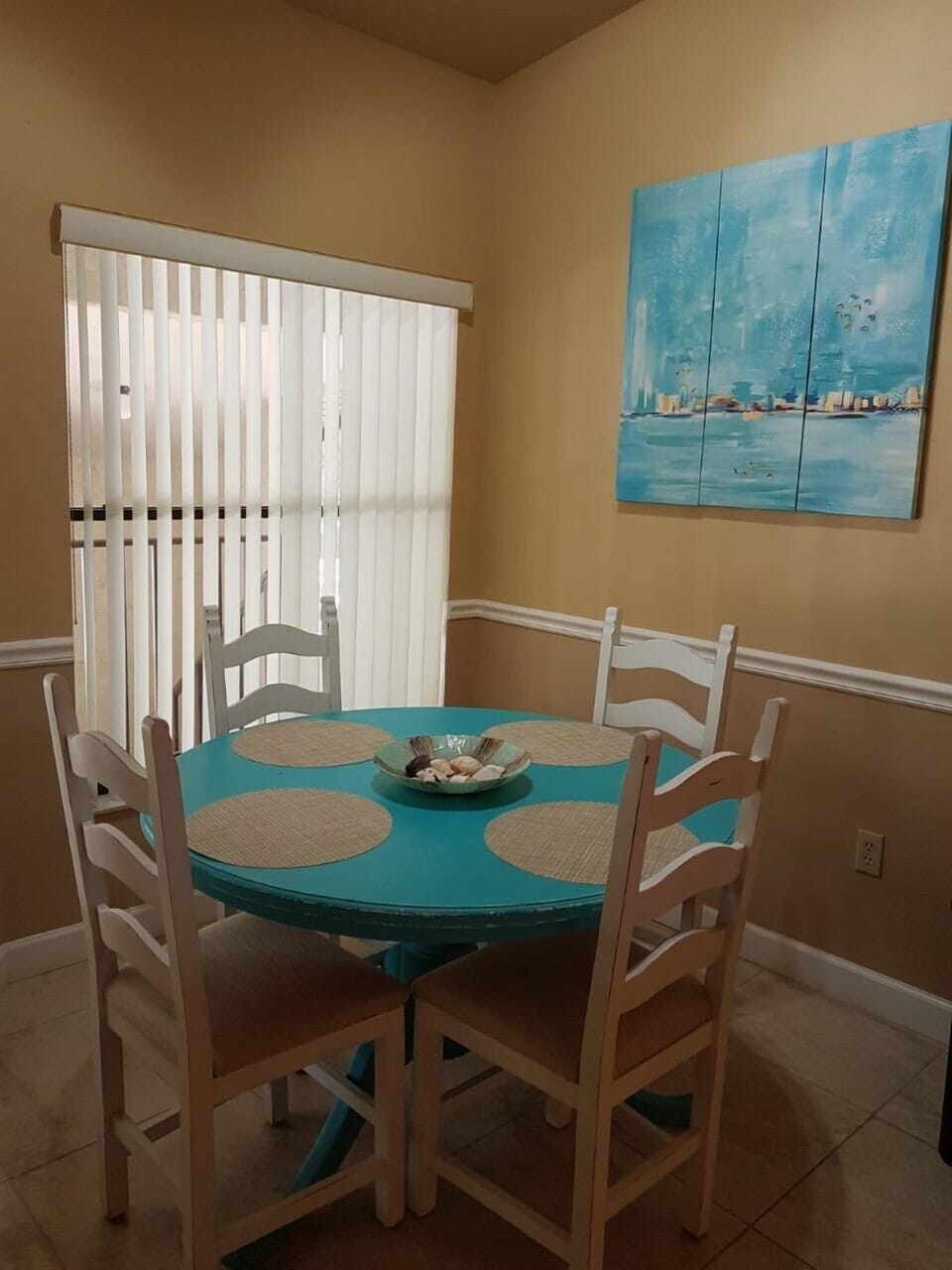 Eat-in Kitchen
