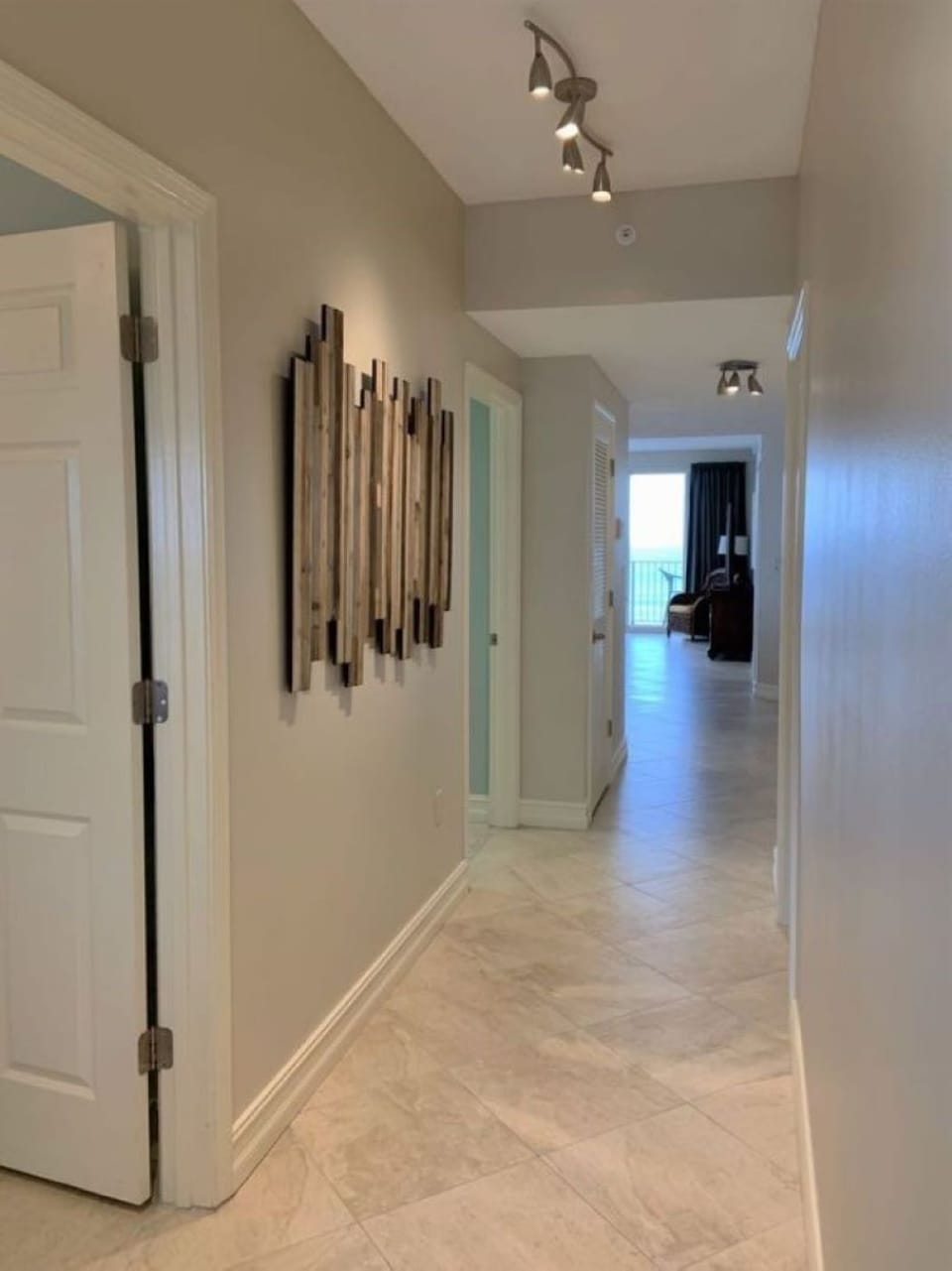 Wall to wall porcelain tile floors throughout!