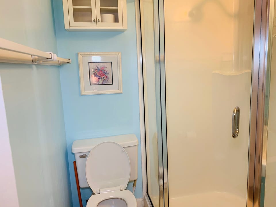 Freshly painted Master Bath