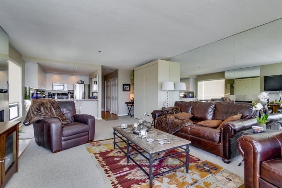 Plenty of space to kick back with family and friends after a sun-filled day!