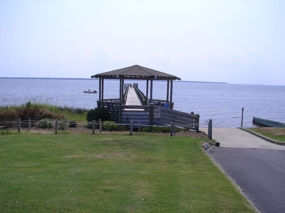Villas - Community Gazebo & Boat Ramp