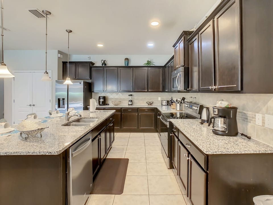 Fully equipped kitchen