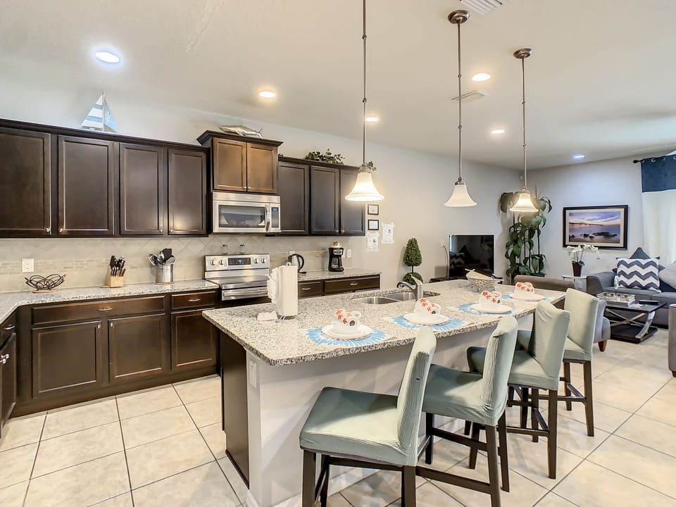 Fully equipped kitchen