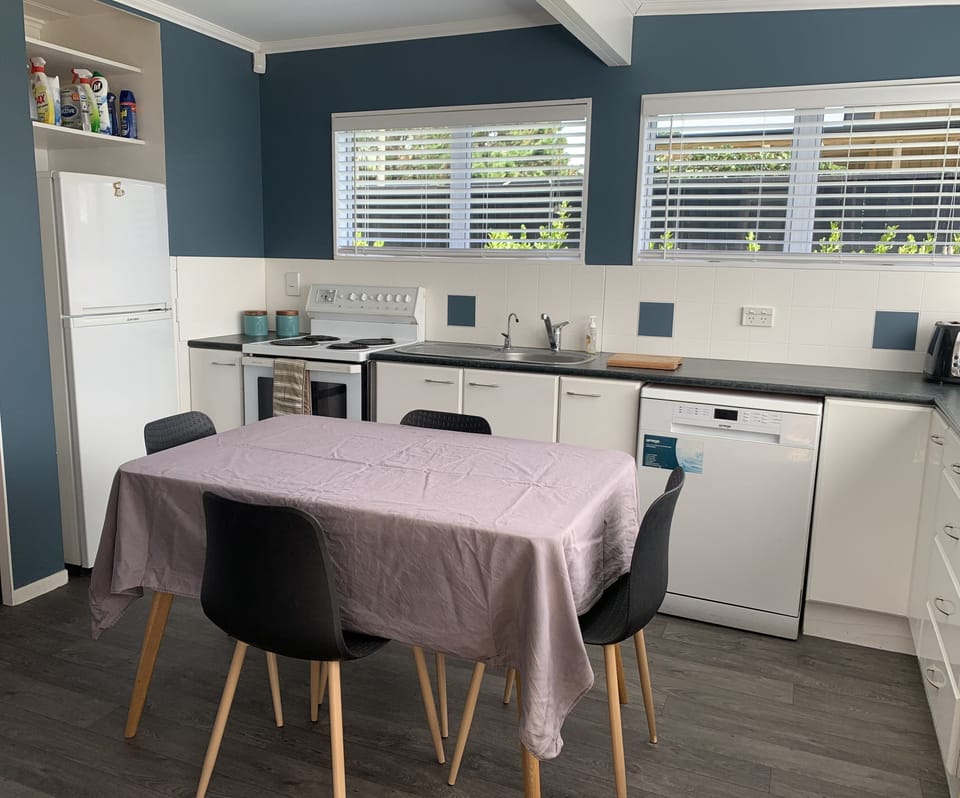 Kitchen / dining 
