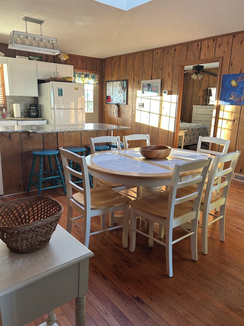 Plenty of space of meals or games.