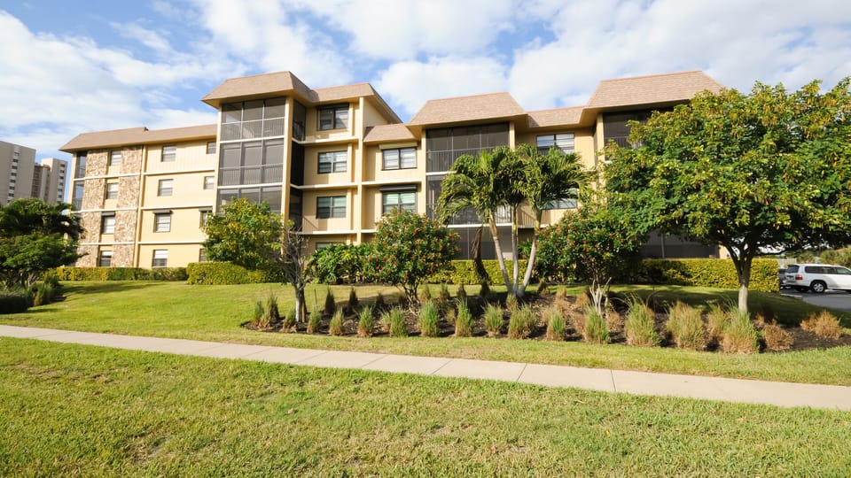 Welcome to Seaview. The landscaping and buildings are beautifully maintained
