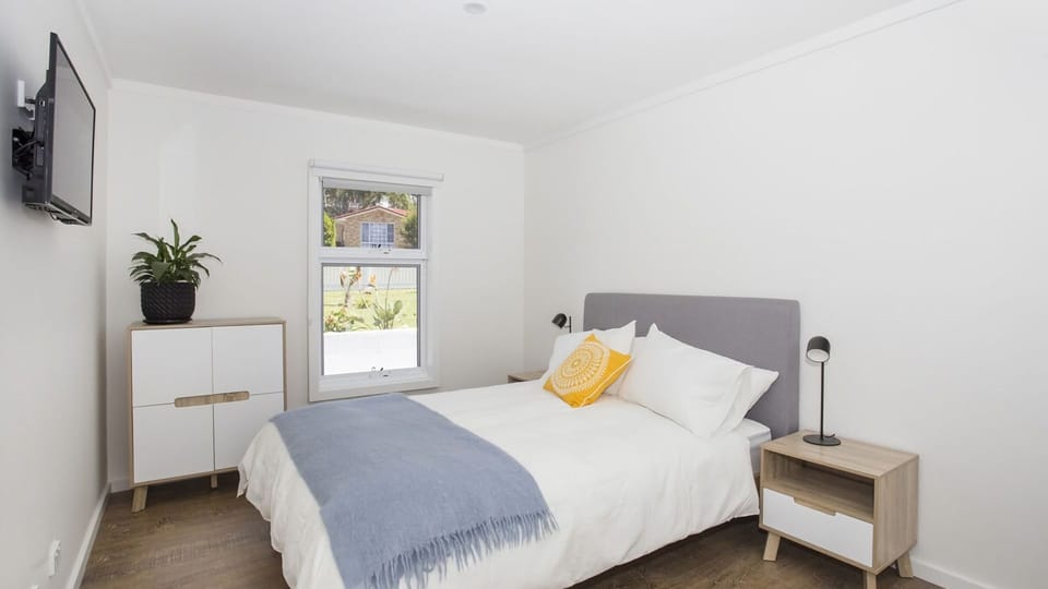 Downstairs bedroom 