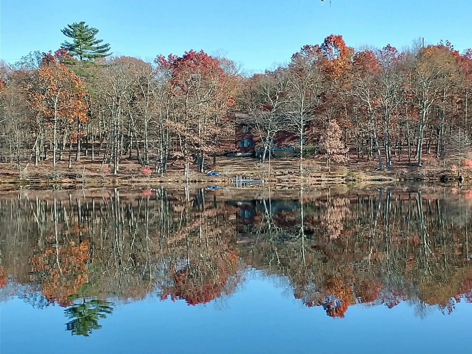 Fall photo of lake