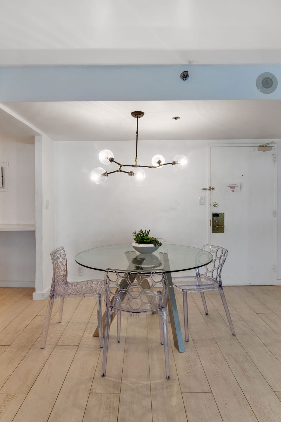 4 seating dining table 